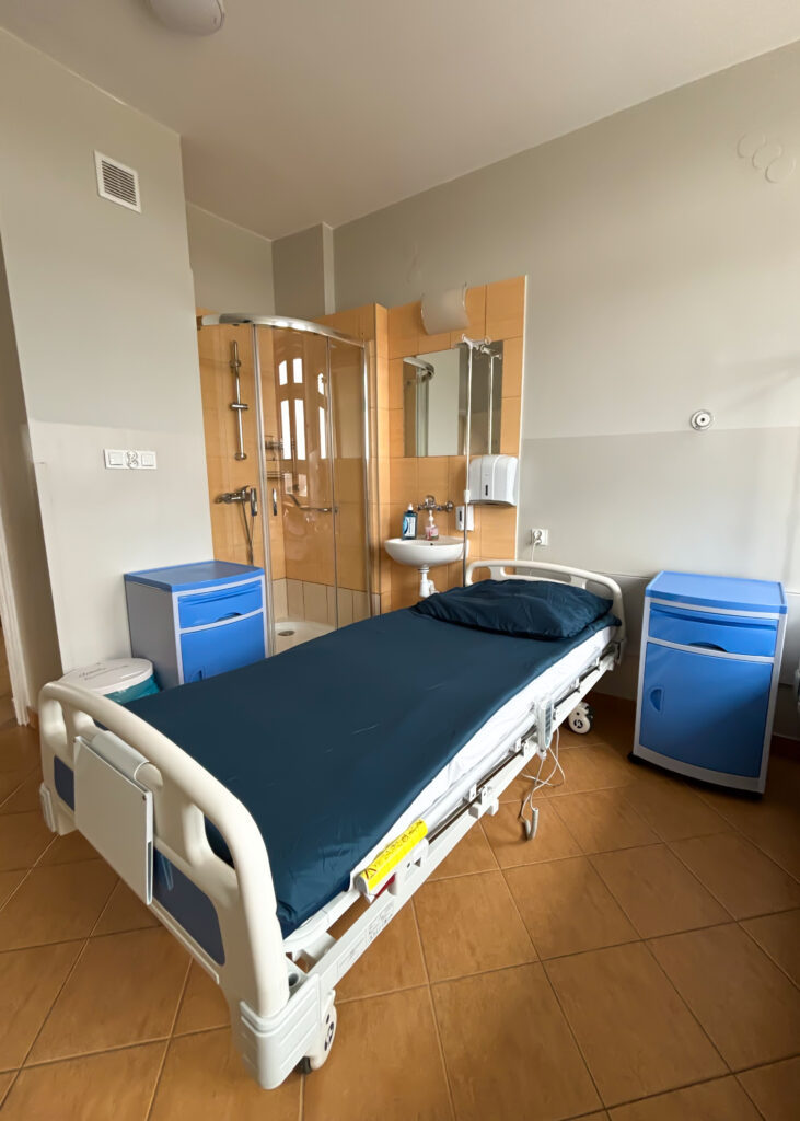 8FB81B51 DFA9 480A AB66 40F9E319A57E 731x1024