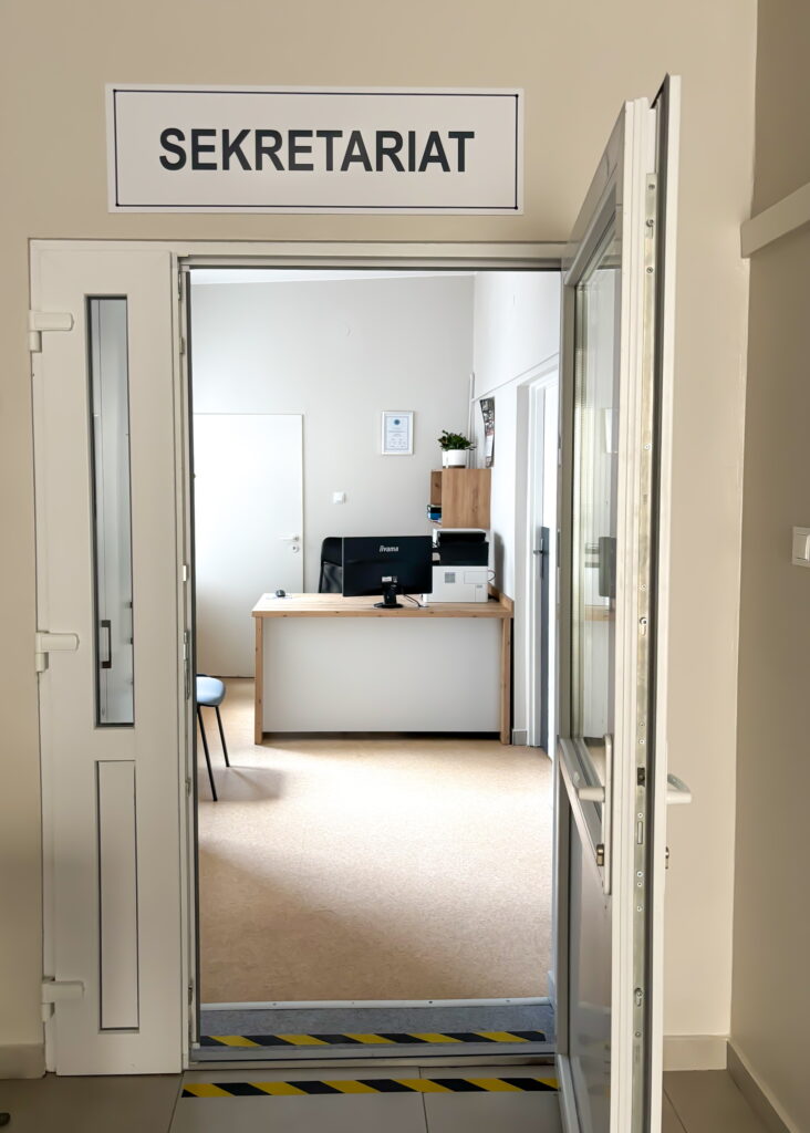 B8B0118E F5C6 4FCA 9068 9B58C036ECC1 732x1024