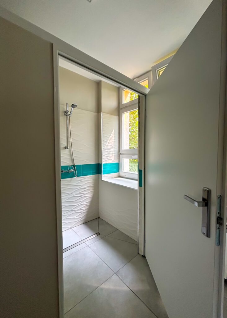 E9BFD76A 2AE4 4C0D AE65 DC30035181EF 732x1024